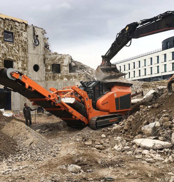 TRAKTORIEM-Rockster-R1000S-Impact-Crusher-Prallbrecher-Demolition-Waste-Bauschutt-Recycling-Germany-01 TRAKTORIEM-Rockster-R1000S-Impact-Crusher-Prallbrecher-Demolition-Waste-Bauschutt-Recycling-Germany-01